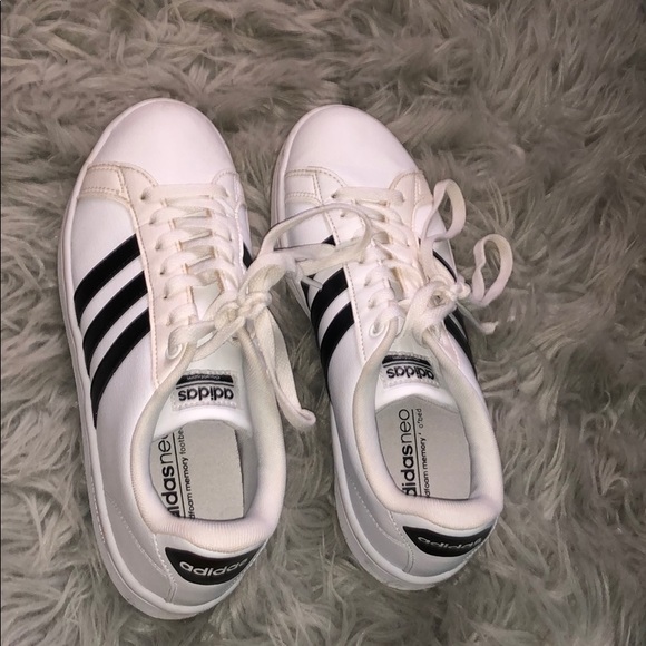 adidas shoes - Picture 2 of 2